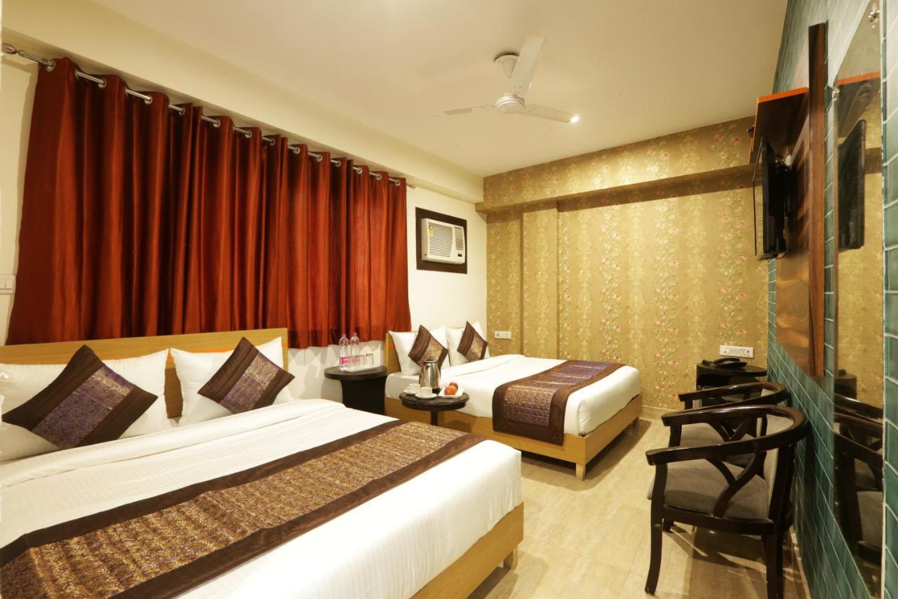 Hotel Ark Wood New Delhi Buitenkant foto